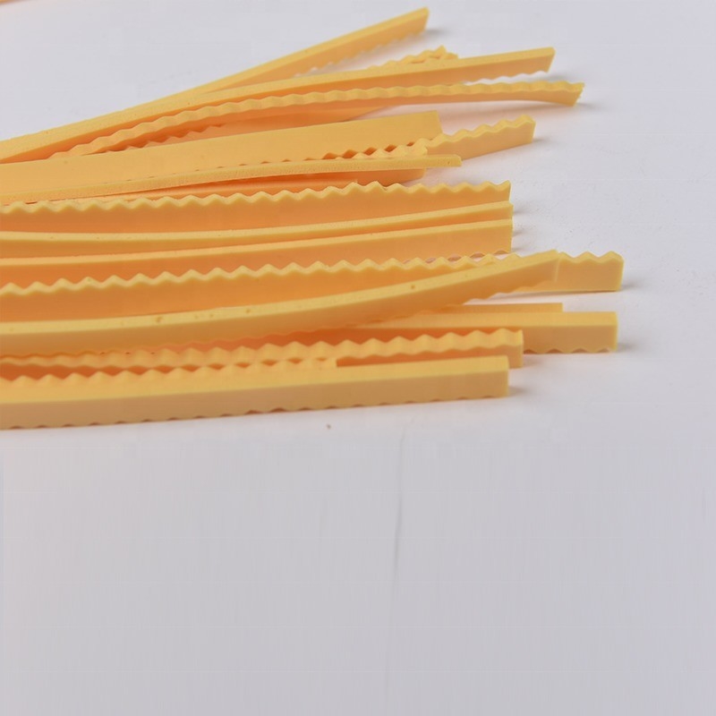 Garantía de un año adhesivo de corte a presión de ranura de caucho de 70 hojas de goma de inyección a presión para el corte de moho de fabricación de moldes