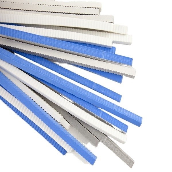 Esponja de caucho de expulsión para la fabricación y corte de moldes de tablero para garantizar el papel liso