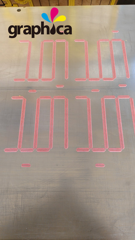 Cortador de matriz creciente de fibra azul para la fabricación de cajas de papel corrugado de cartón y más