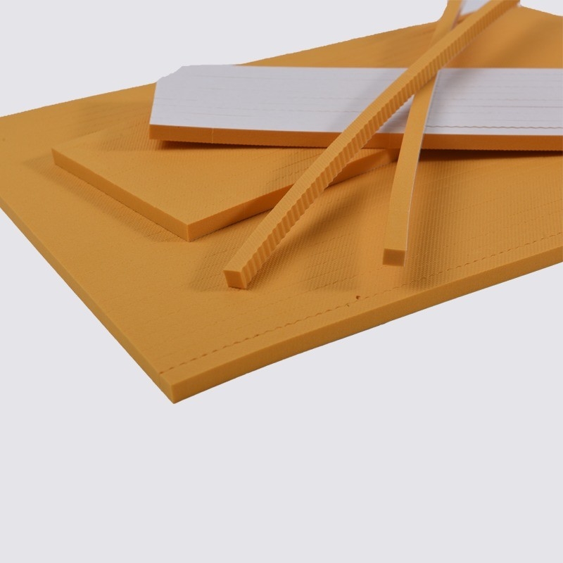 Esponja de caucho de expulsión para la fabricación y corte de moldes de tablero para garantizar el papel liso