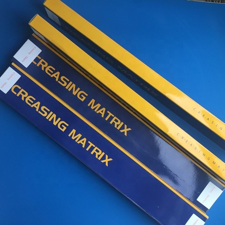 Fabricación de cajas corrugadas de matriz de crecimiento con plástico y ancho de canal de 1,4 mm