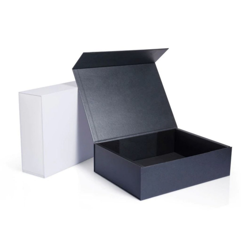 Impresión de logotipos personalizados en el núcleo de papel Kraft. Envases de regalo.