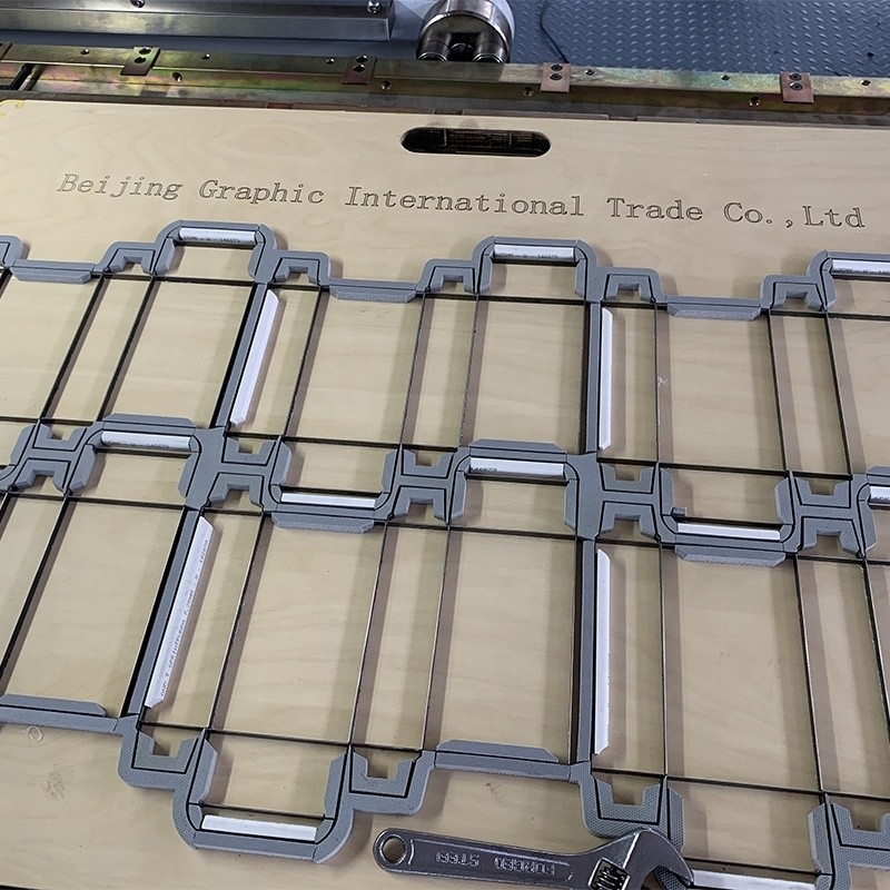Embalaje industrial Gráfico Beijing 2021 matriz de pliegue GRB0.8*2.1mmC para cortador de matrices
